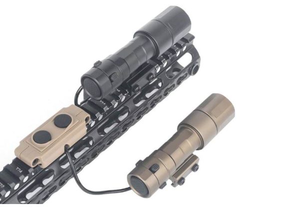 WADSN CD Style RE Airsoft 2.0 Micro Flashlight with Switch (Black