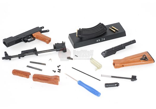 1/3スケール　ミニチュア模型　AK47 Amazon.co.jp: 精巧1 3スケール ミニチュア AK47 : おもちゃ